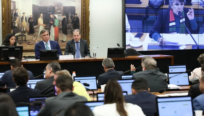Comissão da Câmara aprova redução da maioridade penal para 16 anos